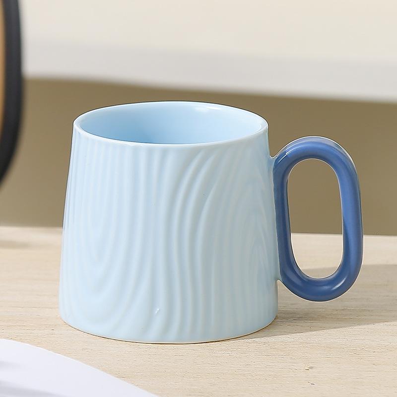 

Керамическая кружка Высококачественная чашка для воды Бытовая керамическая чашка с крышкой Креативная парная кофейная чашка Сувенирная подарочная чашка 320ML