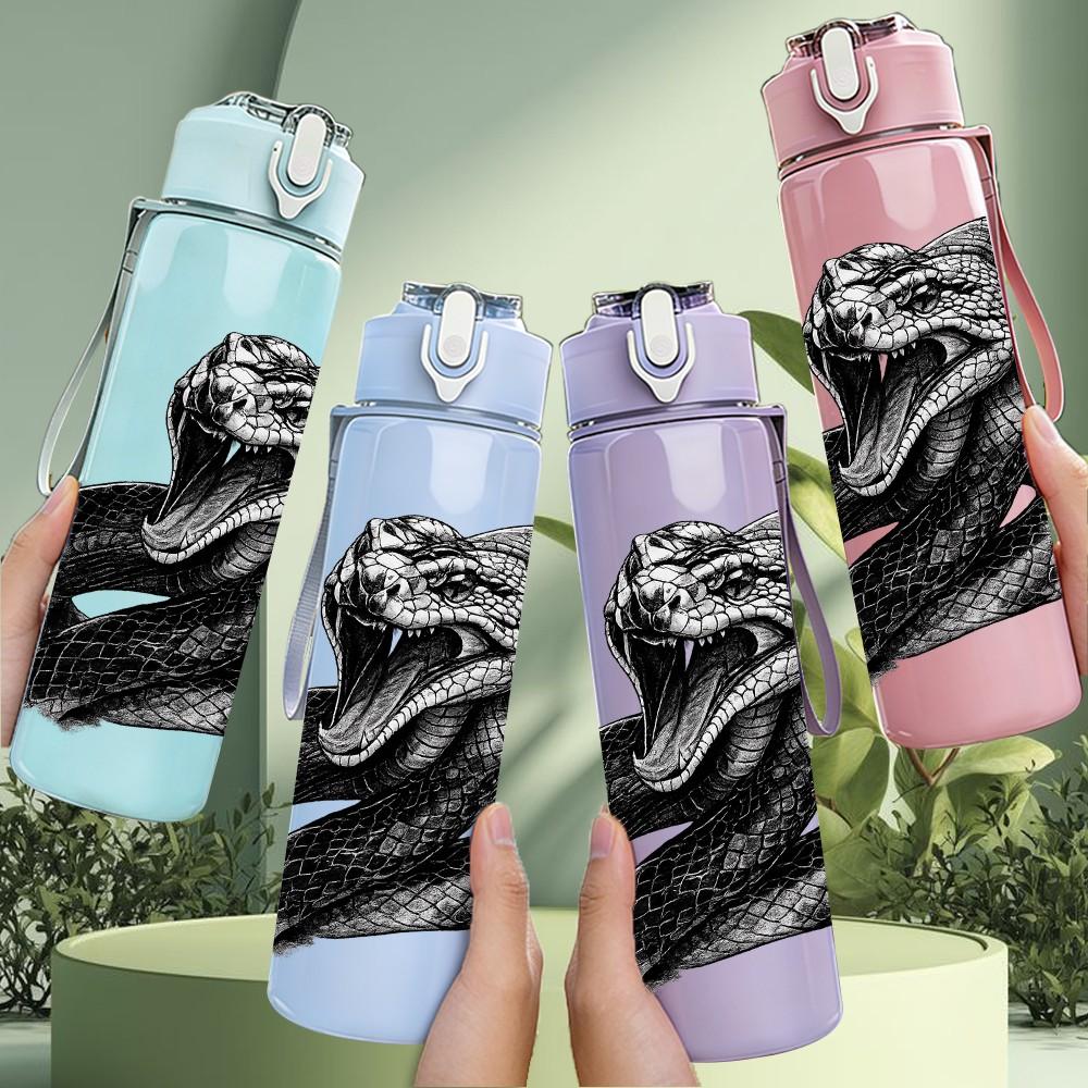 1PC Twisted Black Snake Animal Print 750ml Color Plastic Sports Water Bottle Leakproof Flip Straw Lid Suitable for Sports Office Home Use