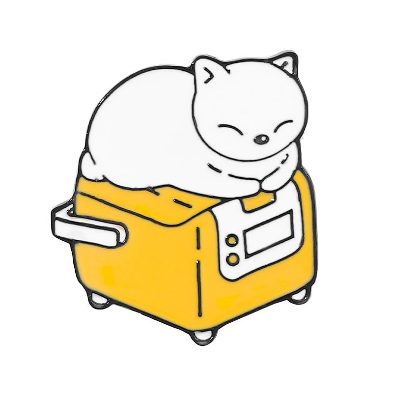 Cartoon Adorable Cat Brooch Set For Men And Women Stylish Metal Pins With Unique Design