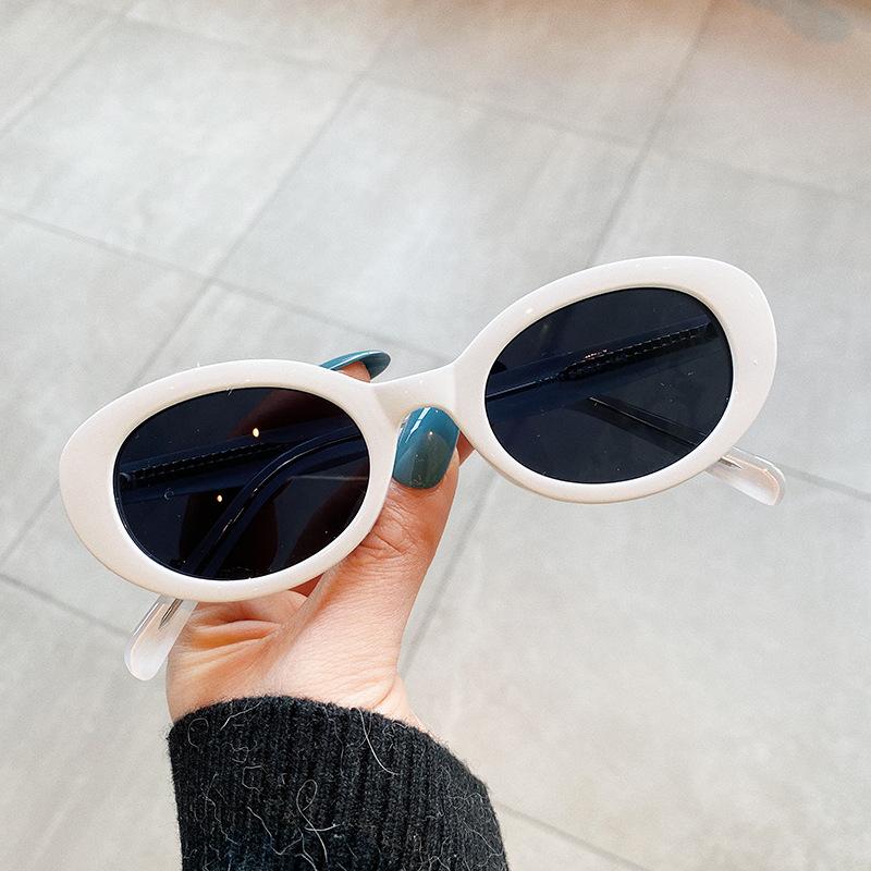 Small Oval White Sunglasses ladies Simple Retro Vintage Designer Round Sun Glasses Classic Summer Shades Trendy Popular Eyewear