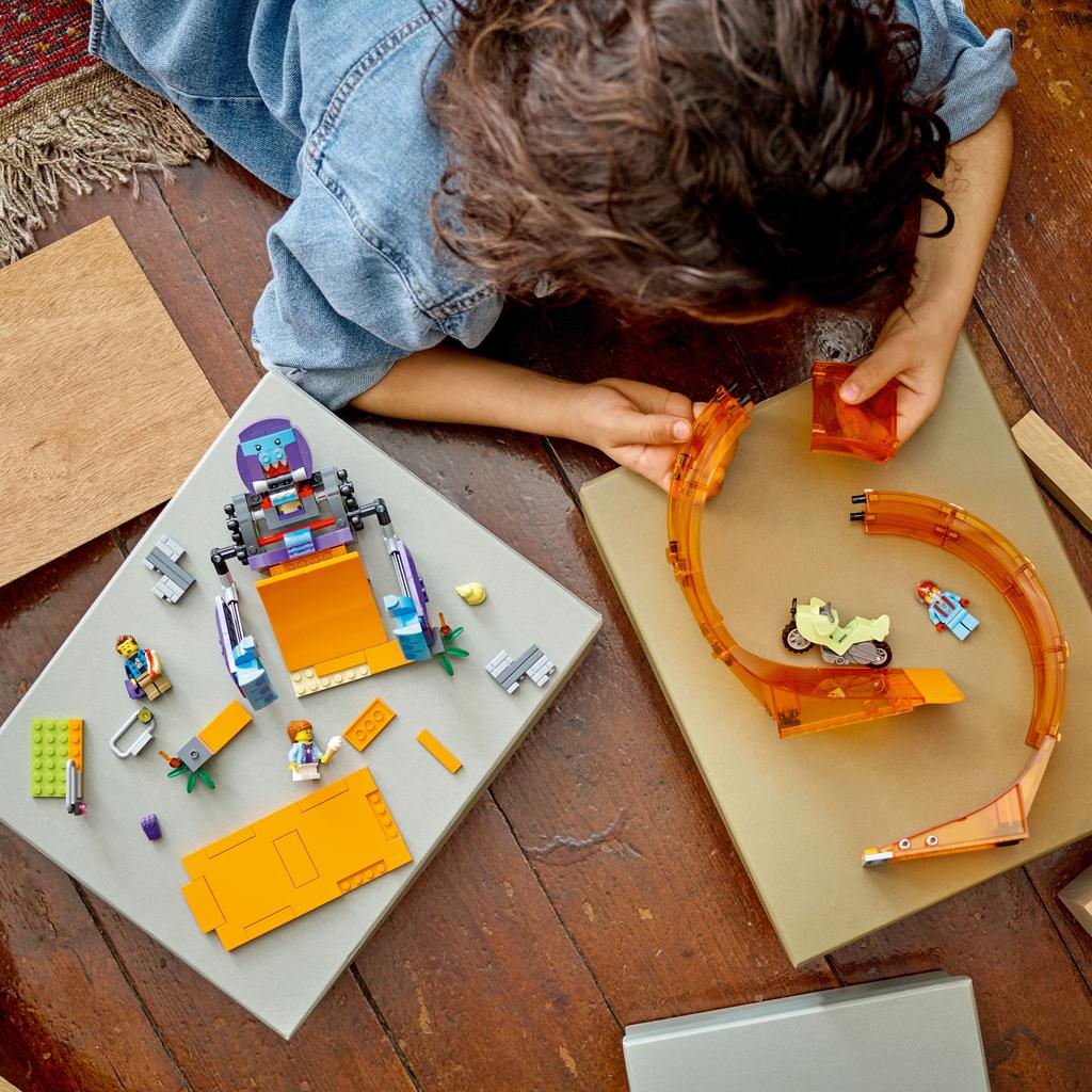 Lego City. Crushing Stunt Loop with Chimp 60338