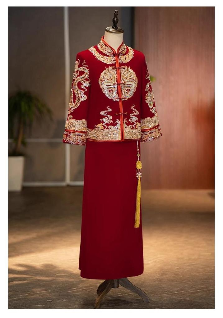 Men's Red Xiuhe Wedding Attire - Retro Chinese Tang Suit Hanfu with Dragon & Phoenix Qipao for Groom. Perfect for Guest Reception & Toasting.