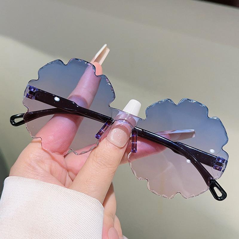 Non-polarized Fashion Rimless Irregular Edge Trimming Cute Flower Cartoon Sunglasses Men Women Outdoors Party Sunscreen Eyeglasses