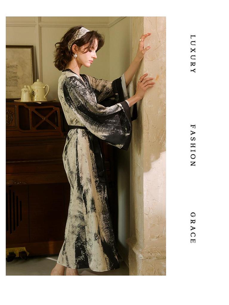 Elegant Chinese Ink Wash Satin Loose Robe - Luxury Home Leisure Wear
