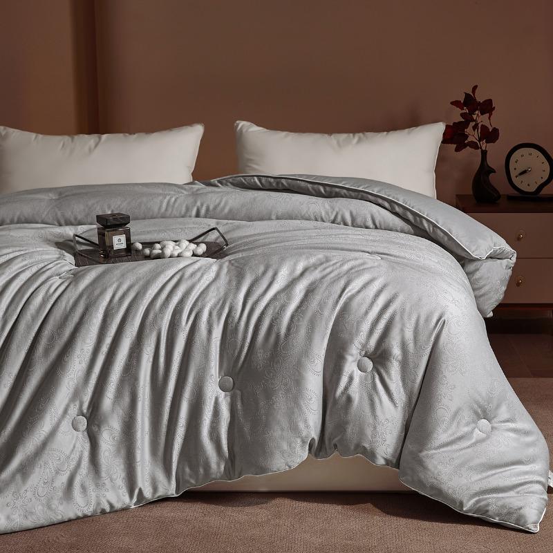 

Autumn and winter new satin jacquard spring and autumn quilt solid color winter quilt silk quilt warm and comfortable 150x200cm 1.5kg сірий