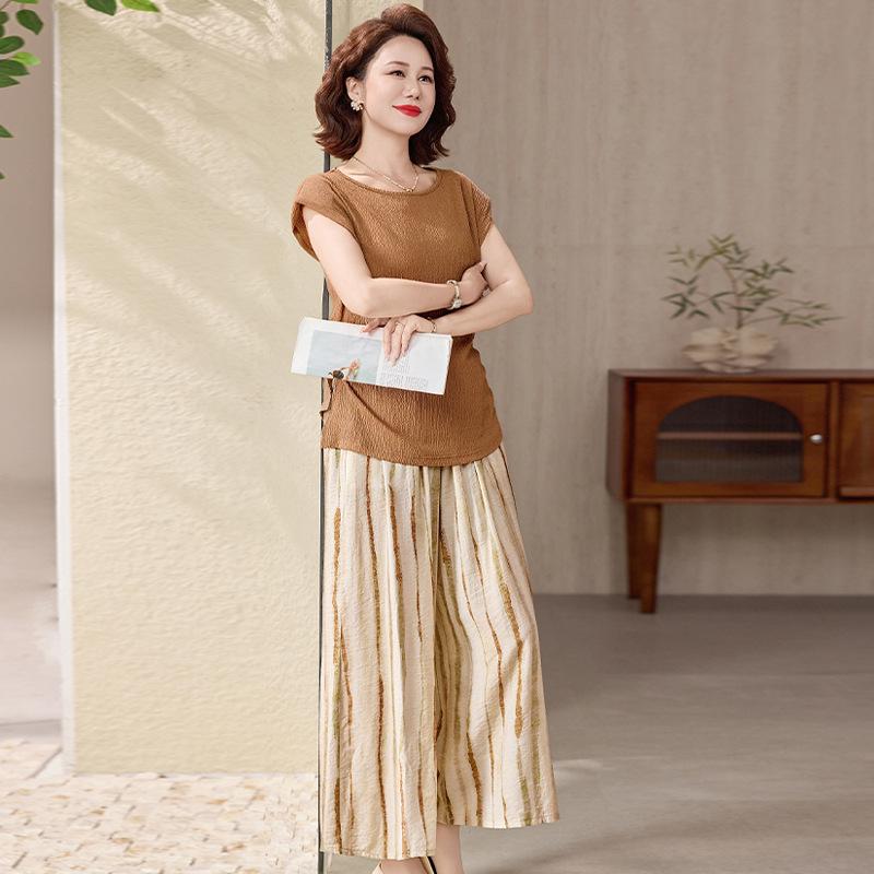 2026 Summer Casual Loose Two-Piece Set: Short Sleeve Top & Pants for Middle-Aged and Elderly Women