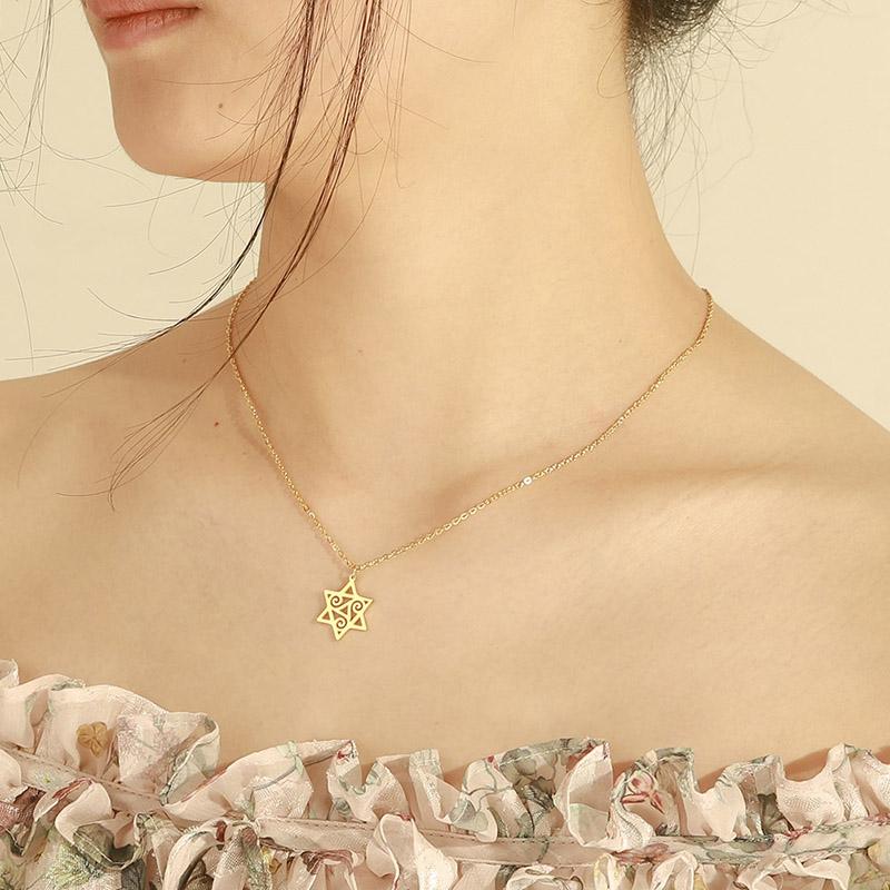 Dreamtimes Triple Spiral Triskelion Hexagram Necklace for Women Men Stainless Steel Pendant Star of David Je Jewelry Collar