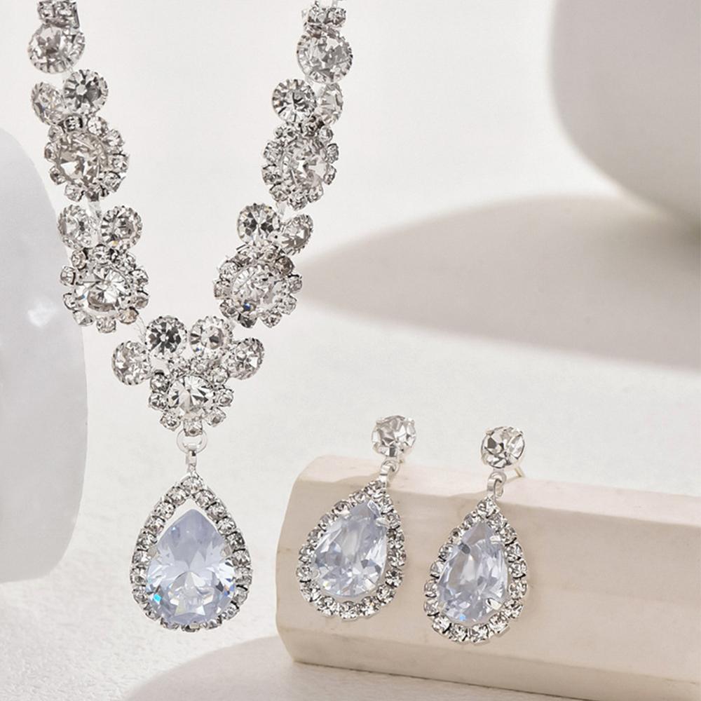 3-teiliges Damen Minimalistisches und Hochwertiges Set Ohrringe Halskette Geeignet für Party Jubiläen Modische Personalisierte Sets