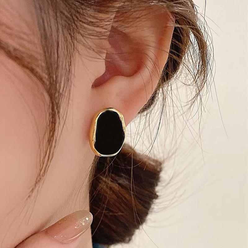 Geometric Irregular Black Stud Earrings for Women - S925 Silver Needle, Retro Hong Kong Style, High-End Design.
