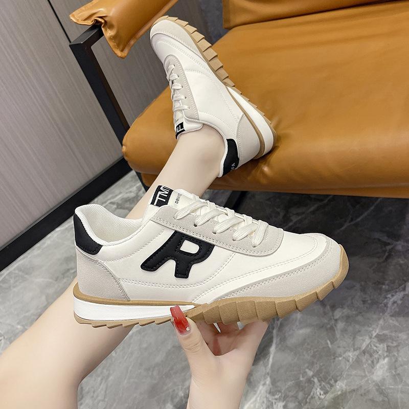2025 spring and autumn new Korean version ins female students platform heightening sports board shoes casual street shooting sports shoes