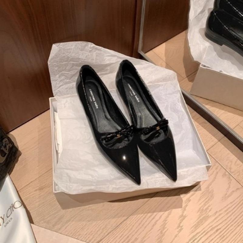 

Fashionable and Versatile New Pointed-toe Flat Low-heeled Women s Shoes 40 чорний