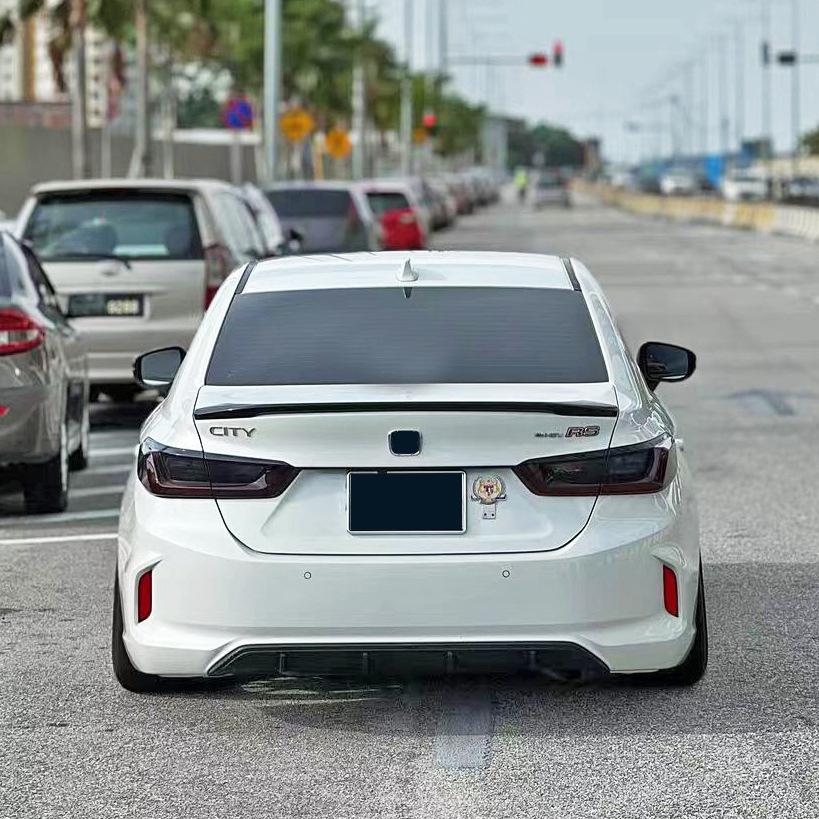 2020 Honda City RS Sedan Accessories: Rear Spoiler, Roof Spoiler, Diffuser, Side Skirts.
