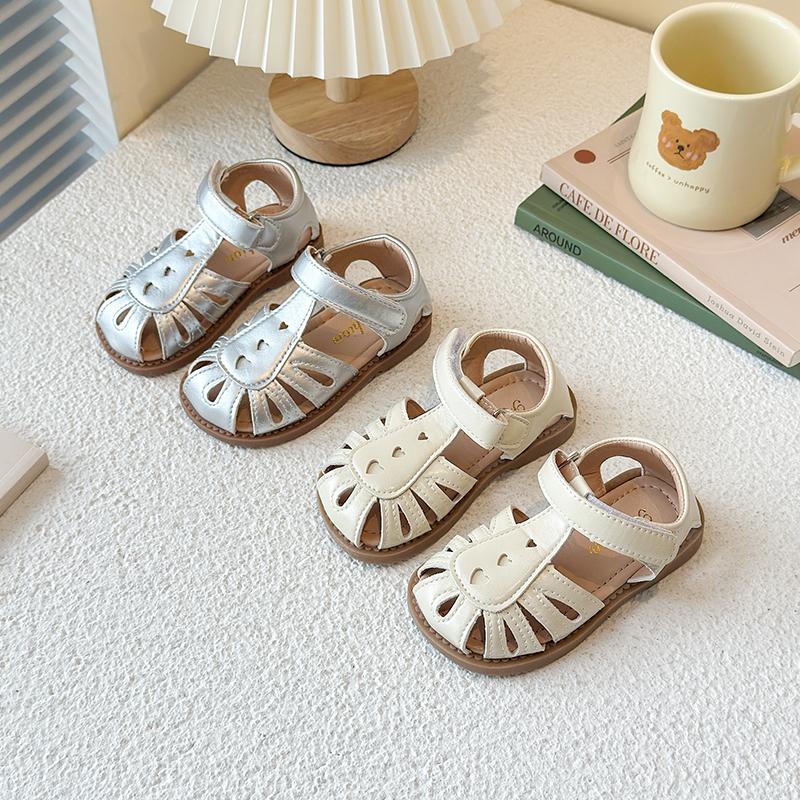 Girls Sandals T-strap Soft Sole Kids Beach Shoes Hollowed-out Soild Color 2025 Summer New Children Princess Shoes Non-slip Trend