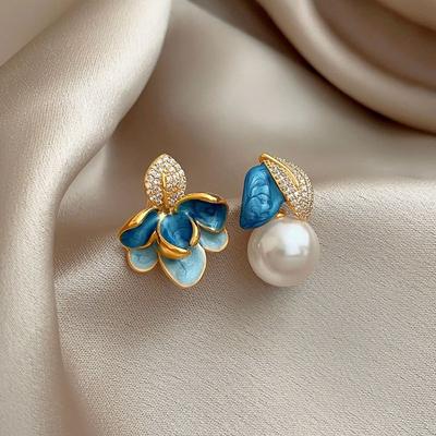 Subtle Asymmetrical Contrasting Petal Earrings Blue Flower Diamond Pearl Retro Gentle Alloy Accessories Gradient Enamel