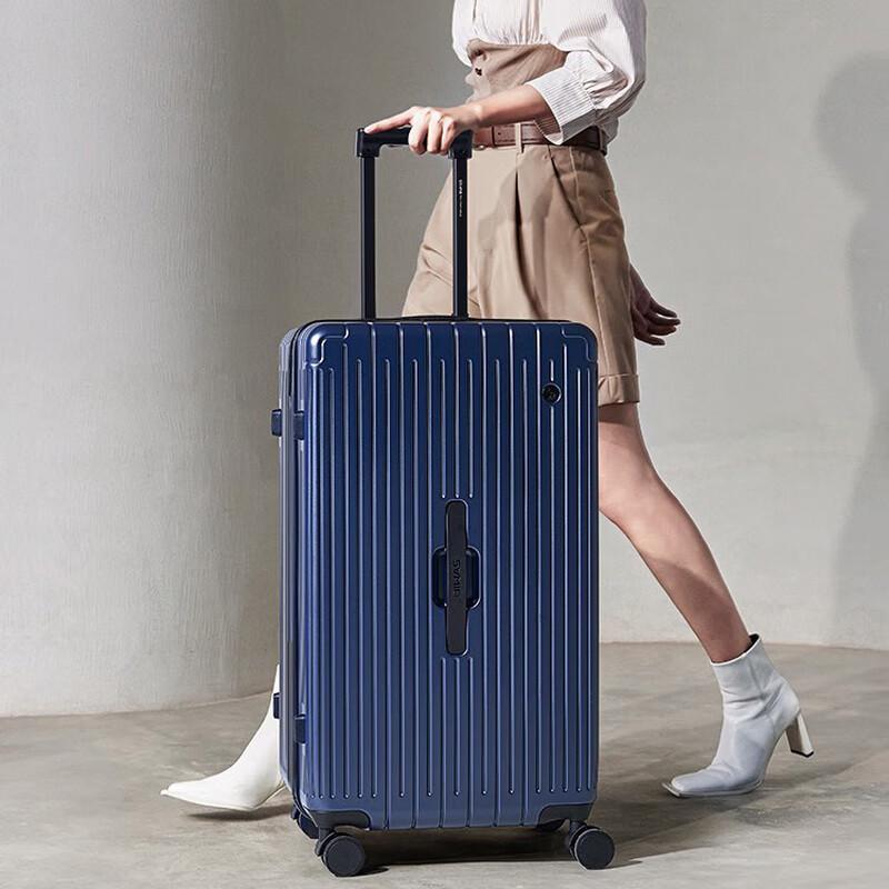 Aiwashi 28-inch Hardside Spinner Suitcase