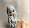 11cm Die Reise der Elaina Elaina im Schlafanzug sitzend Anime-Mädchen Figur Modell Statue Sammlung Desktop-Dekoration Ornament Spielzeug