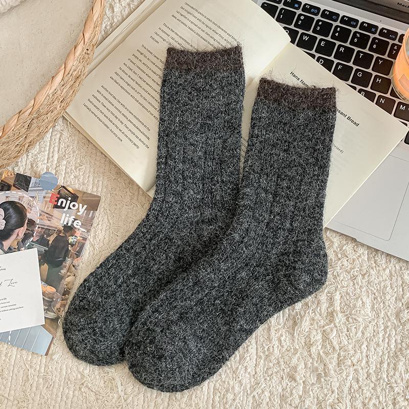 Korean Style Ribbed Color Block Mid-Calf Socks - Autumn/Winter Warmth, Retro Forest Academy Look