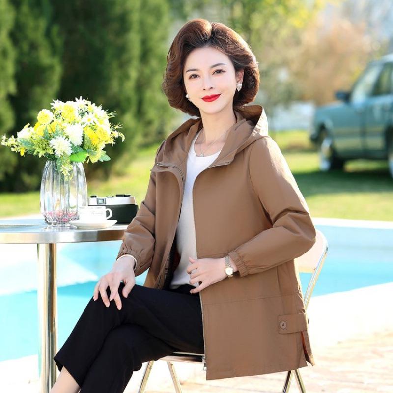 Mom's Plus Size Mid-length Hooded Trench Coat: Spring/Autumn Casual Jacket for Middle-aged Women