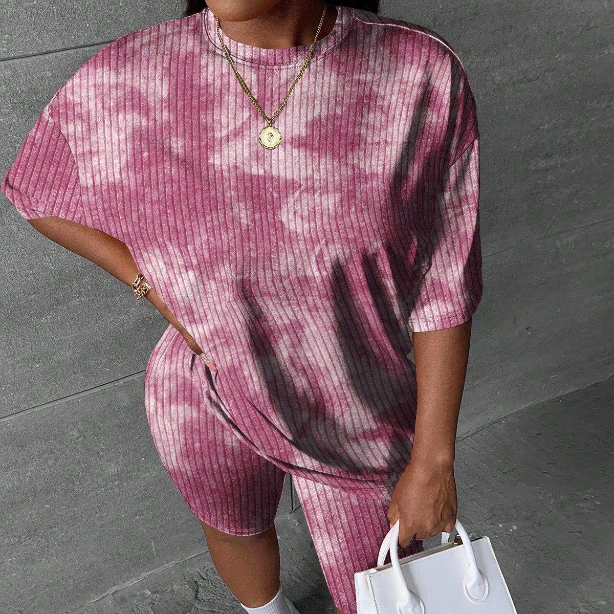 

Plus Size European Style Two-Piece Set: Digital Print T-Shirt & Capris Casual Sportswear for Women 3XL