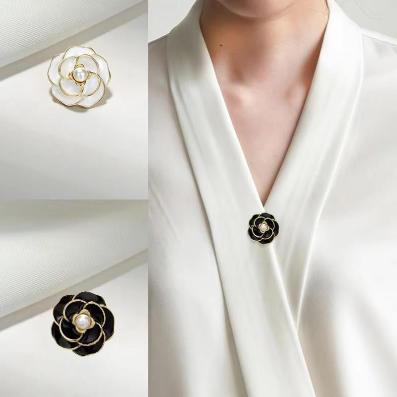Mysterious Camellia Brooch Exquisite Fashion Pin Elegant Romantic Jewelry Accessories Party Birthday Festival Gift Souvenir