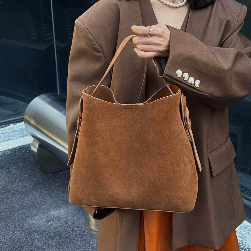 Elegant Brown Suede Tote Bag – Soft & Spacious Shoulder Bag for Travel & Daily Use
