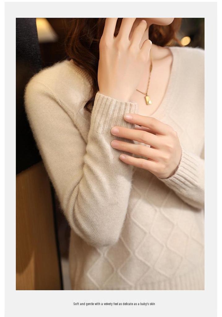 Autumn/Winter 2025 Women's V-Neck Wool Jacquard Aran Cable Knit Sweater