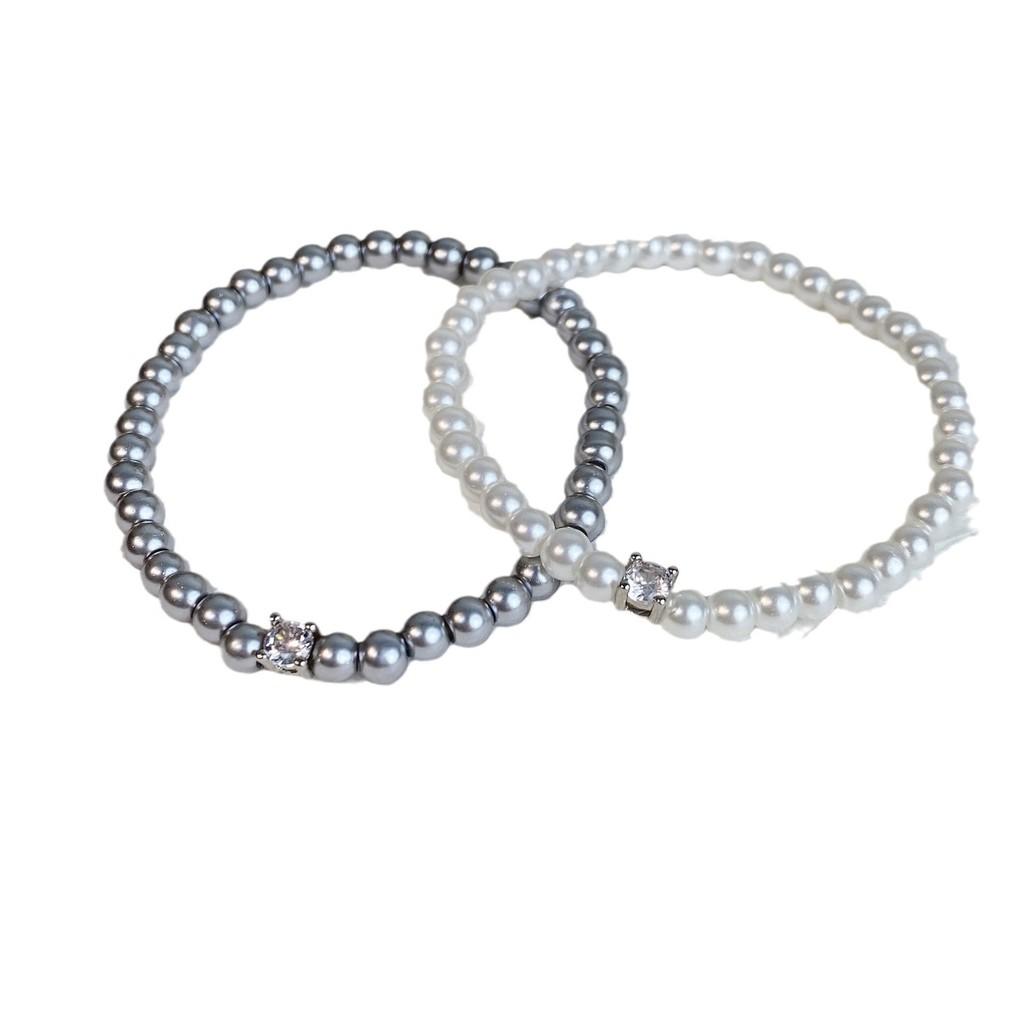 Handcrafted And Glass Pearl Bracelet For Women With Chic Design Geometric