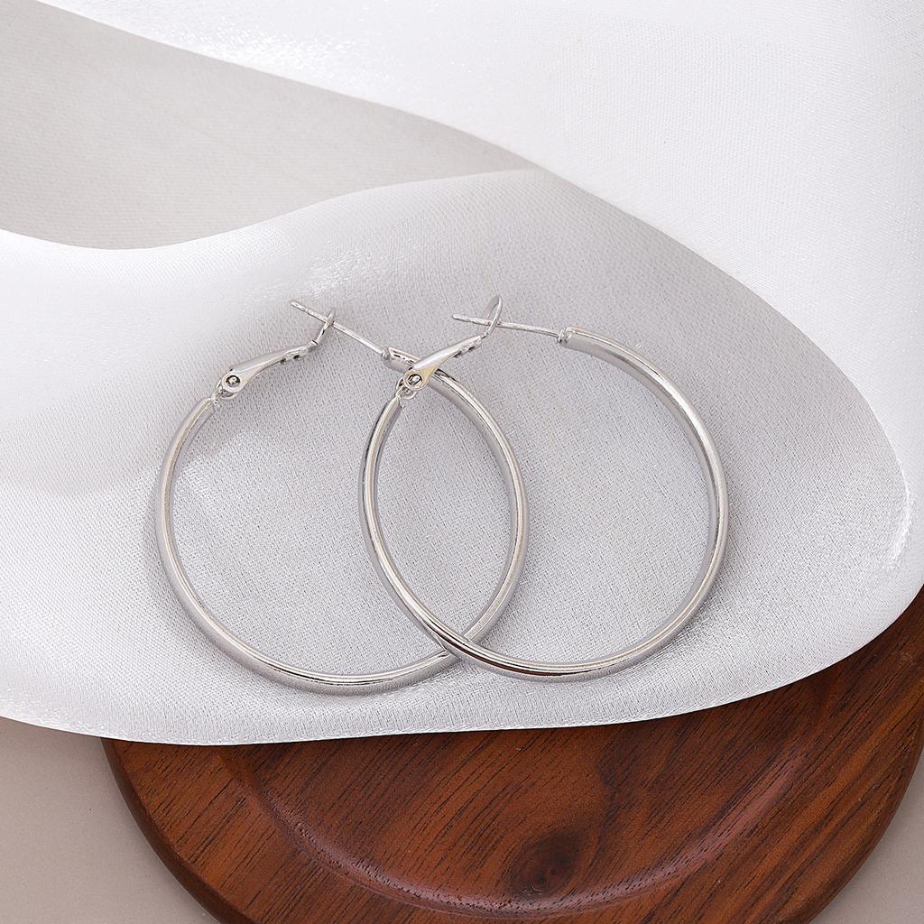 Simple And Exaggerated Personality Geometric Round Earrings, Light Luxury High-End Temperament Plain Ring Ear Buckles