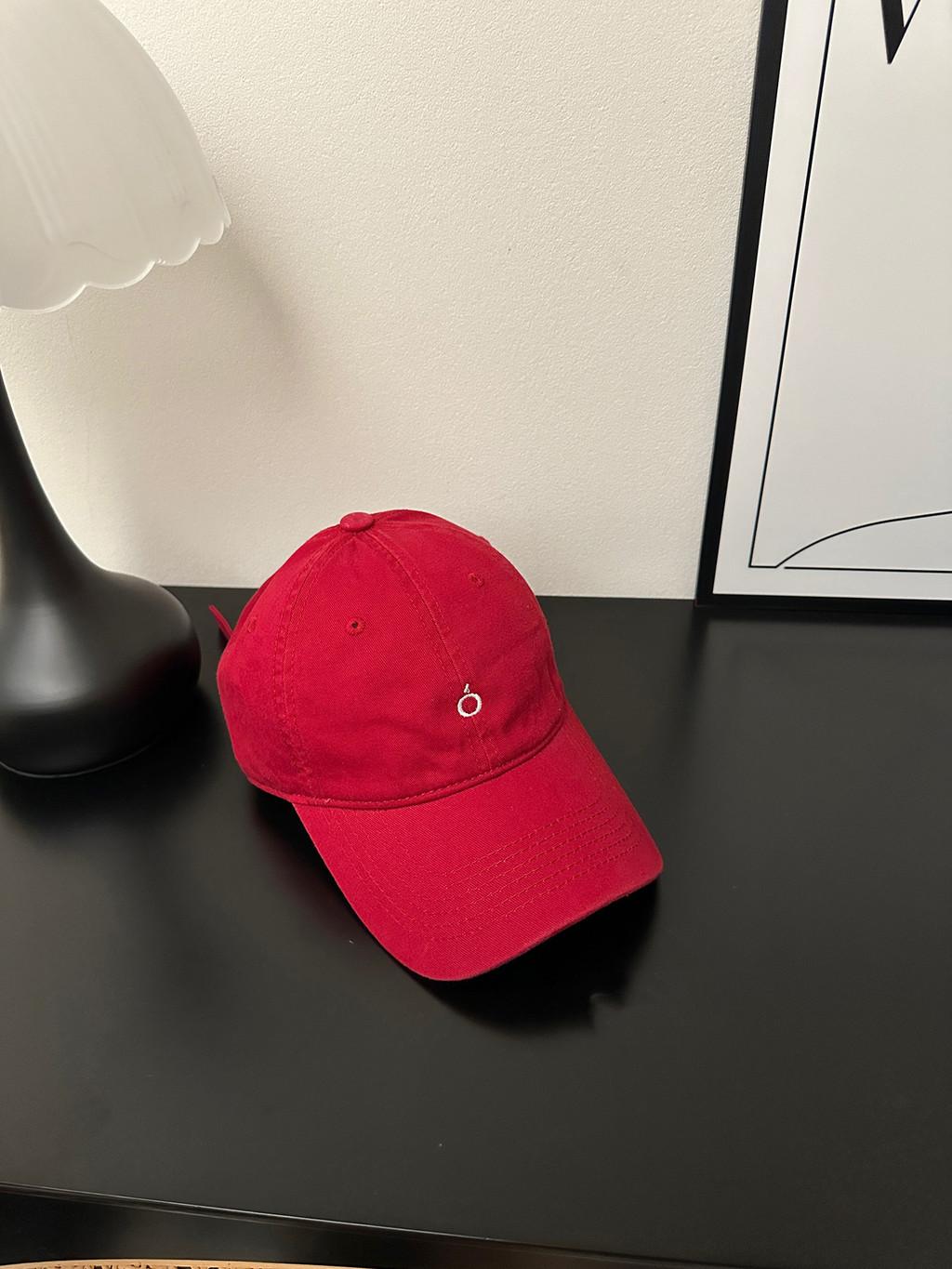 

Cotton Embroidered Baseball Cap For Women With Sun Protection And Adjustable Fit Red