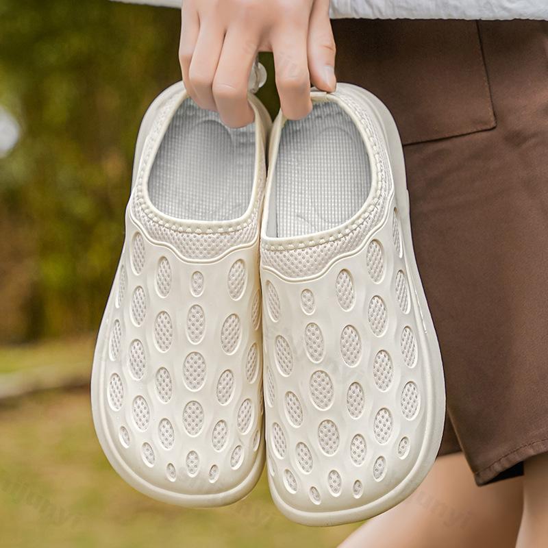 Fashion Casual Slippers 2025 New Men's Slip on Shoes Summer Fashion Trend Soft Soled Hollow Breathable Soft soled Lightweight Sandals