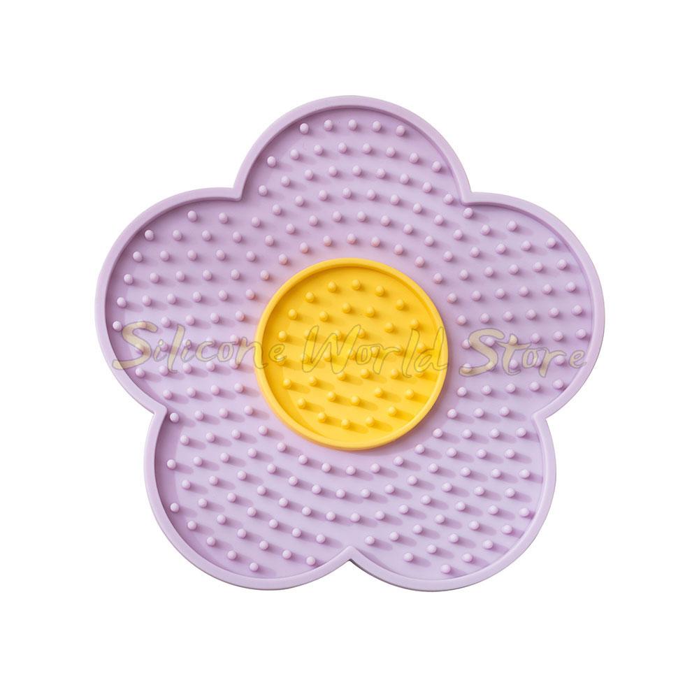SW Pet Silicone Licking Pad Christmas Tree Flower Shape Cat Dogs Slow Feeder Plate for Pet Sucker Food Training Feeding Mat Bowl
