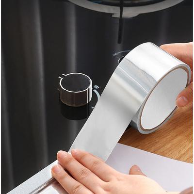 Wasserdichte, schimmelresistente und ölbeständige Naht für Küchenherde mit Aluminiumfolienband. Hochtemperaturbeständiges Alufolien-Rohrdichtungsband