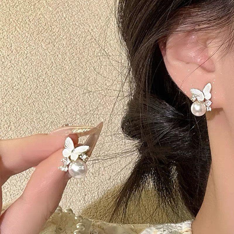 Diamond-set Flower Pearl Earrings Versatile Fashion High-end Stud Earrings Temperament Niche Personality Earrings Women