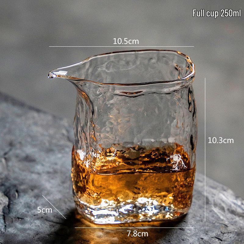 

Chickpea-Shaped Borosilicate Glass Gong Dao Bei: Heat-Resistant, Transparent, Thickened Tea Separator for Gongfu Brewing 250ml прозрачный