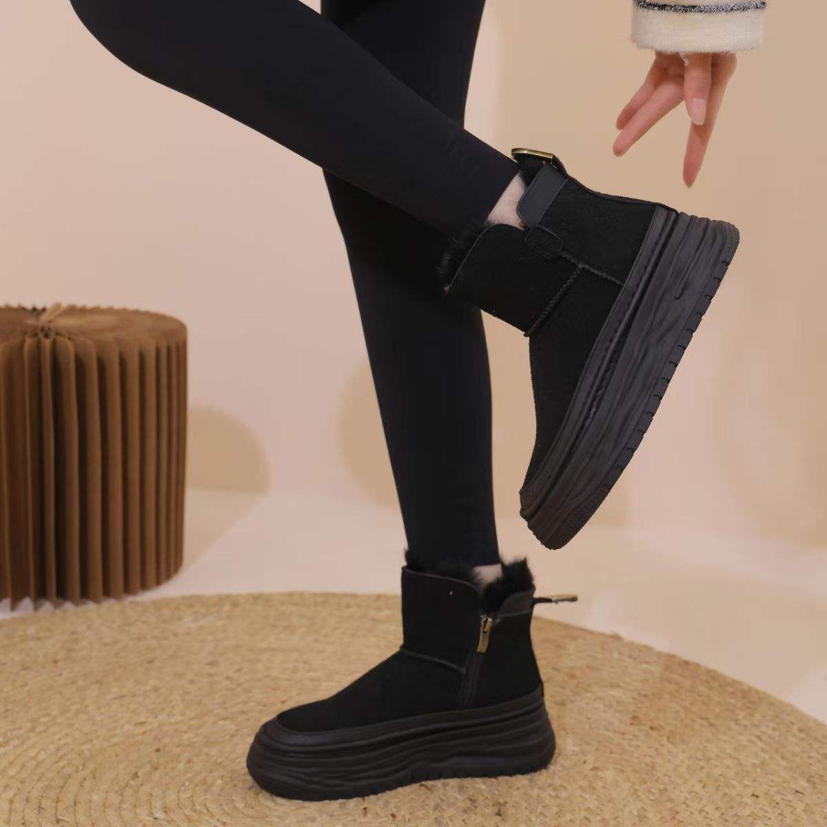 

Snow boots women s 2025 winter velvet new thickened short boots warm thick-soled Northeast non-slip cotton shoes integrated 35