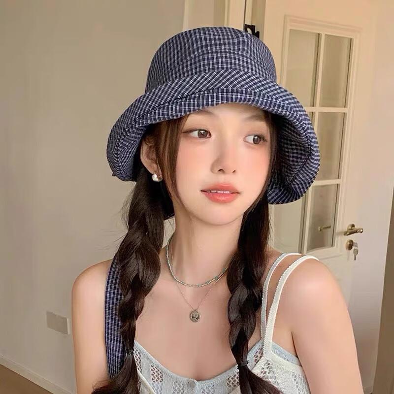 Женская синяя клетчатая панама с отворотами