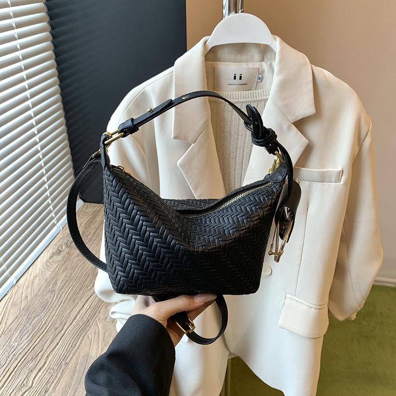 

Summer popular dumpling bag new high-end temperament shoulder bag versatile casual women s bag чорний