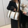 Niche design large-capacity handbag women's winter new fashion commuter shoulder messenger tote bag