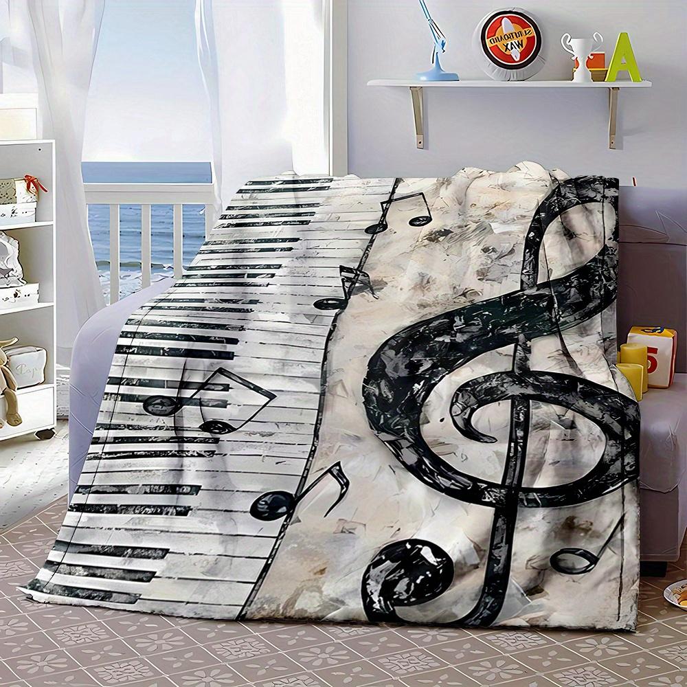 Cozy Music-Themed Flannel Throw Blanket - Piano & Notes Design, Soft & Warm for All Seasons, Perfect Gift for Family and Friends