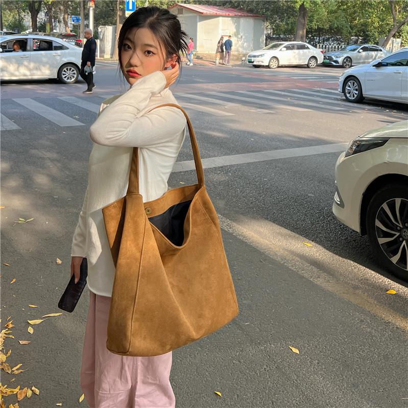 2025 Trendige Damen Einfarbig Umhänge Schulter Tragetasche