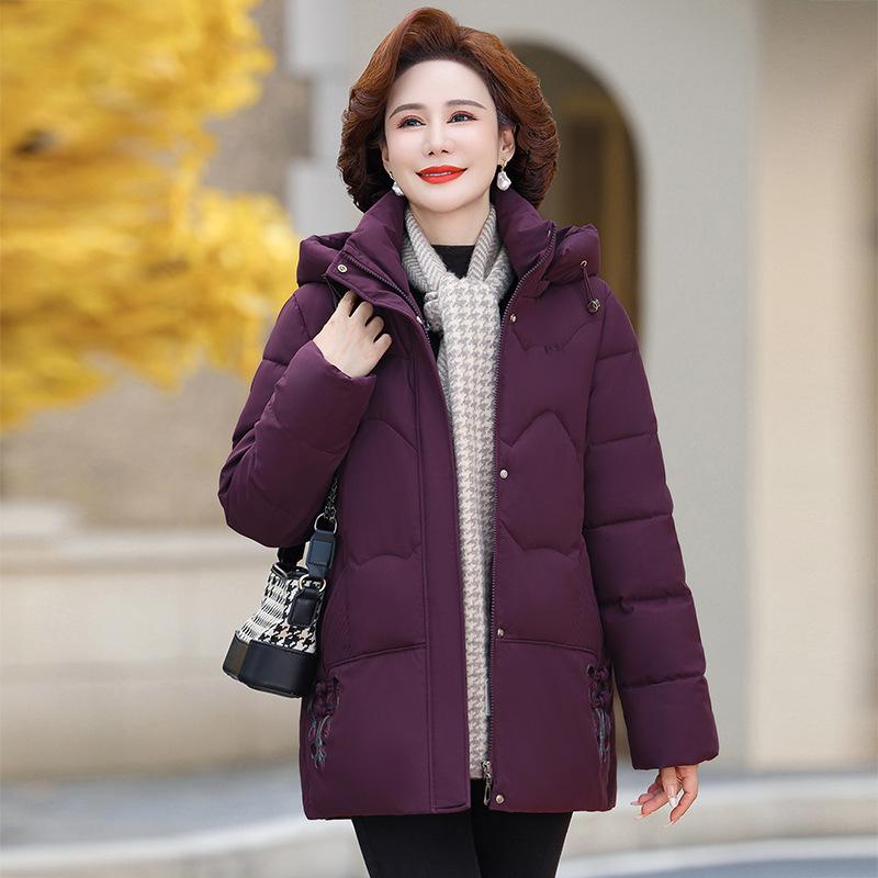 2025 Women's Winter Wear, New Down Cotton Jacket, Fattened Plus-size Fashionable Young Winter Shorts