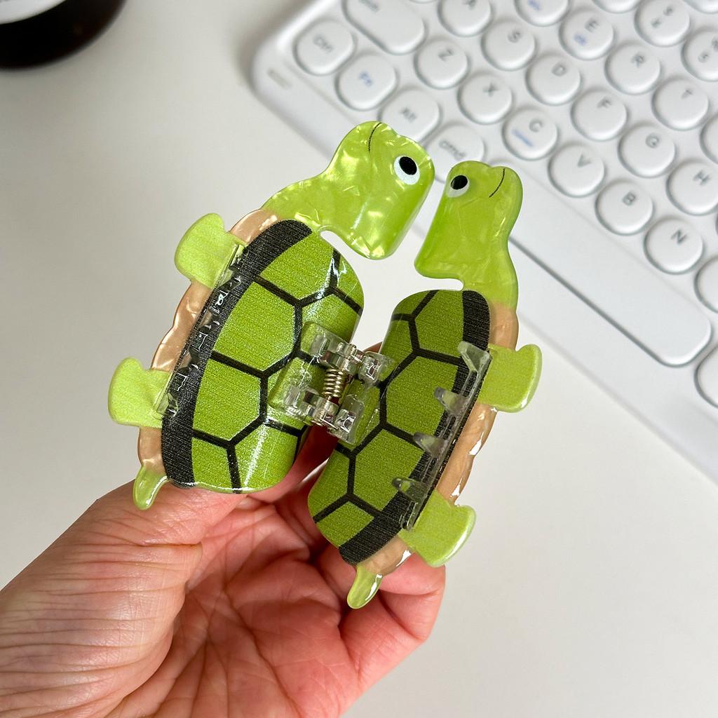 Fashionable Turtle Acrylic Hair Claw Clip Colorful And Functional Accessory For Women