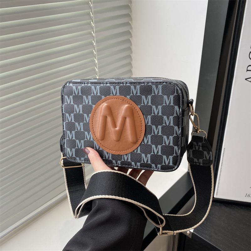 Fashion letter trend printing design sense small square bag summer versatile casual shoulder messenger bag women