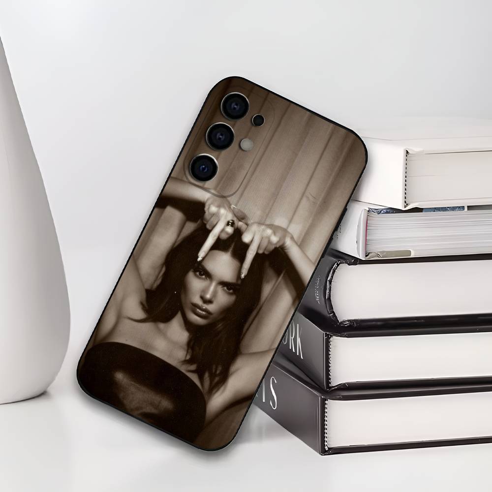 K-Kendall Jenner Phone Case For Samsung S25,S24,S21,S22,S23,S30,Ultra,S20,Plus,Fe,Lite,Soft Black Cover Samsung S21fe