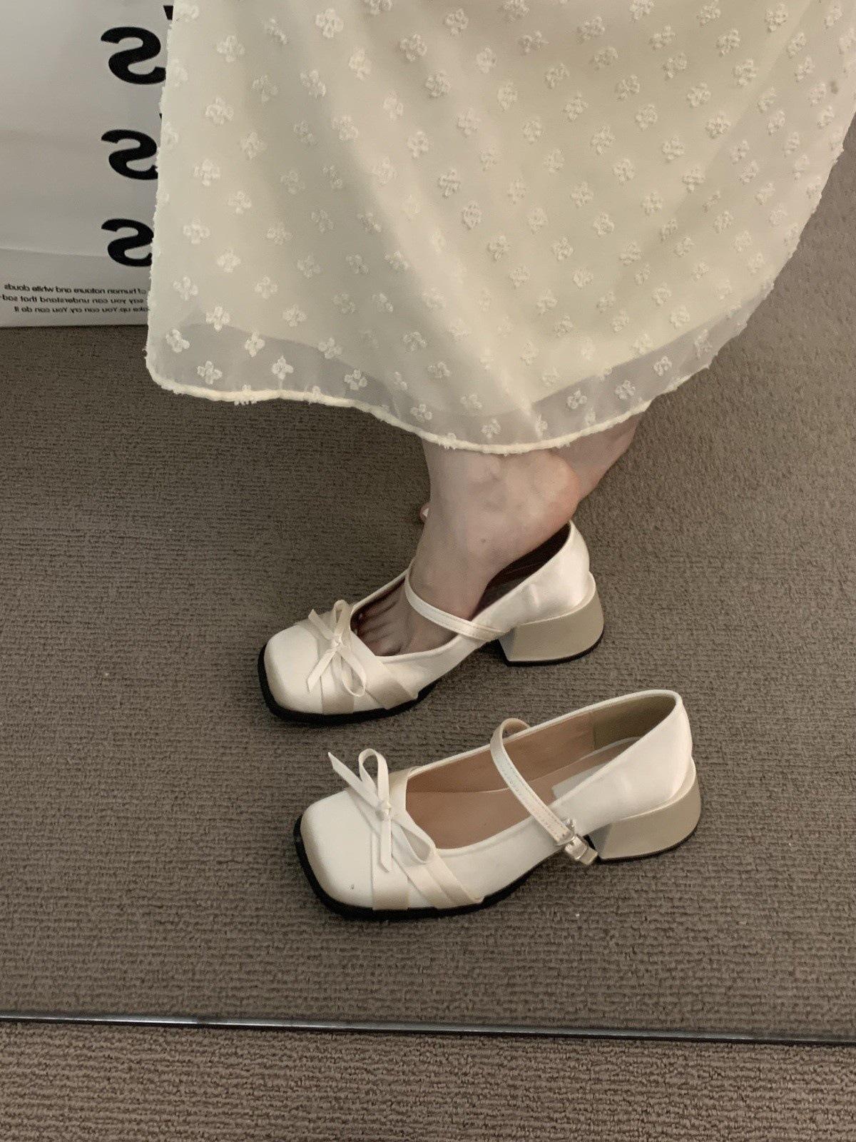 

Туфли для поездок на работу Late Evening Wind Black Coarse Heel Satin Commuter Shoes Женская обувь 2025 Новые вечерние туфли премиум-класса Mary Jane Small Leather 40 шампанского