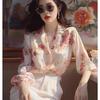 A niche floral retro Hong Kong style shirt for women, high-end and fashionable versatile top
