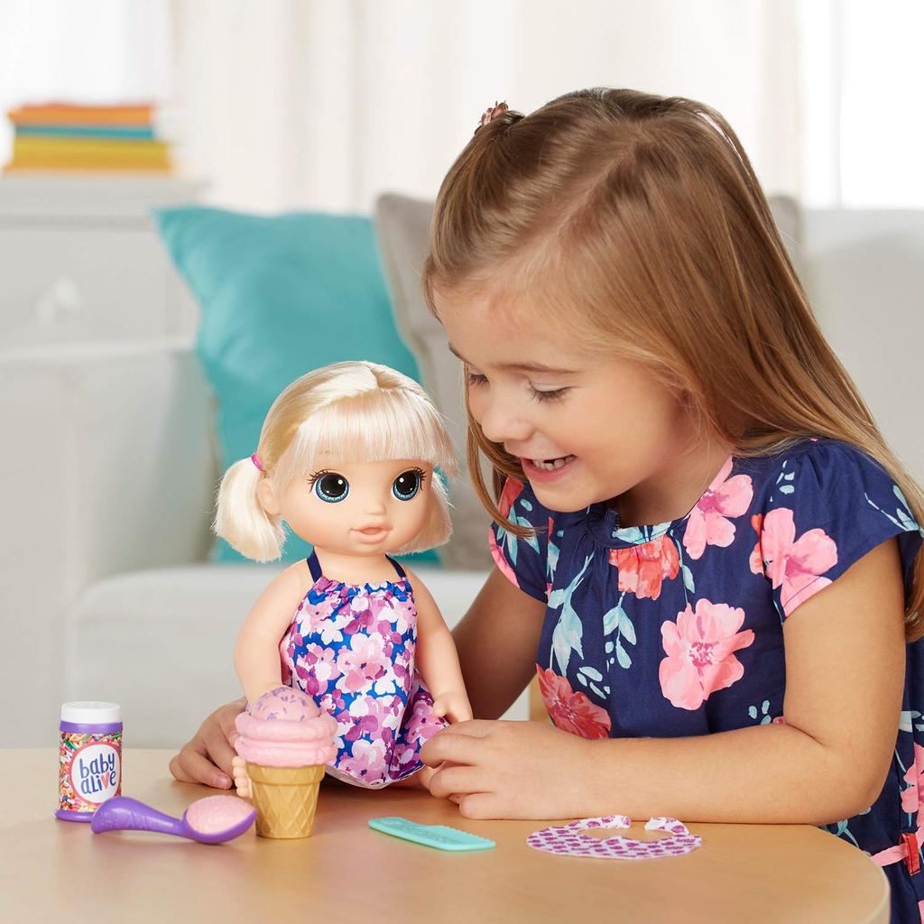 Hasbro Baby Alive Tajemná panenka s motivem zmrzliny a miminka s blond vlasy, hřebenem na zmrzlinu a dalšími doplňky, hračka pro 3leté dívky a chlapce.