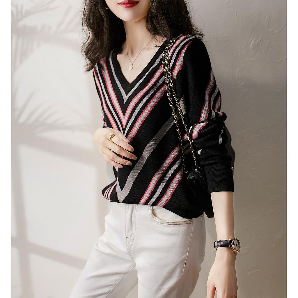 Women's Slimming V-Neck Striped Long-Sleeve Sweater – Versatile Autumn/Winter Fashion.