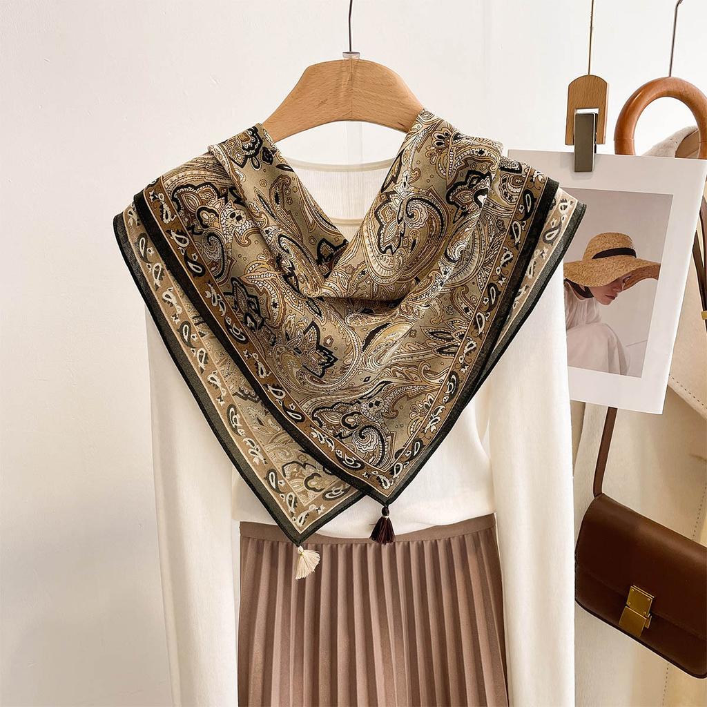 1116 Spring and Summer New Versatile Retro Paisley Cashew Flower Pendant Medium Square Towel Women's Neck Multi-functional Decoration