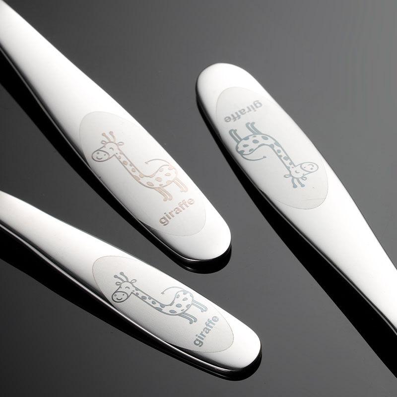Roztomilá sada příborů z nerezové oceli 304 pro děti se žirafím vzorem lžíce vidlička nůž čajová lžička jídelní nádobí vhodné do myčky